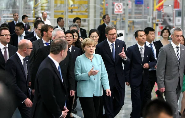 Bundeskanzlerin Angela Merkel Mitte Wird Begleitet Von Jochem Heizmann Vorderes — Stockfoto