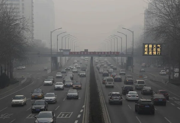 Cars Travel Highway Heavy Smog Beijing China February 2014 — Stock Photo, Image