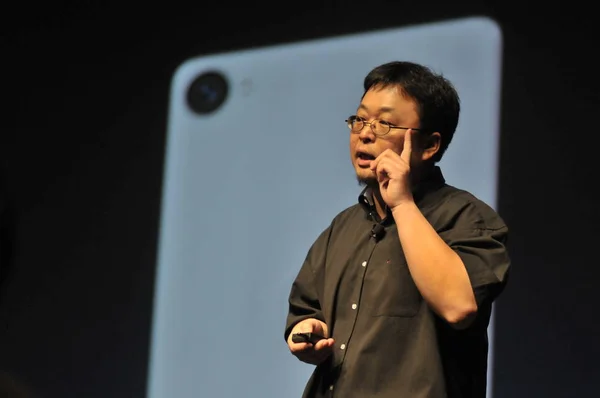 Yonghao 설립자 Ceo의 Smartisan 행사에는 컨벤션 센터에서 베이징 2014 Smartisan — 스톡 사진