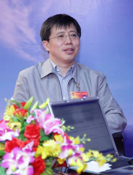 Wenlin Dåvarande Borgmästare Haikou City Intervjuas Vid Den Plenarsessionen Den — Stockfoto