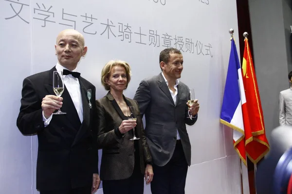 Chinese Acteur Links Toast Met Frederique Bredin Centreren Voorzitter Van — Stockfoto