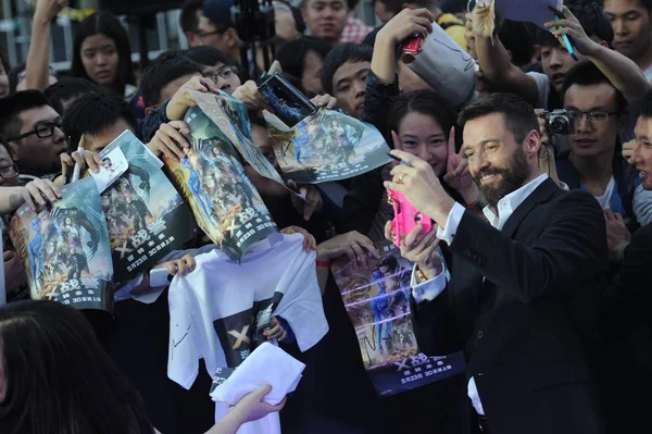 Acteur Australien Hugh Jackman Prend Des Selfies Avec Les Fans — Photo