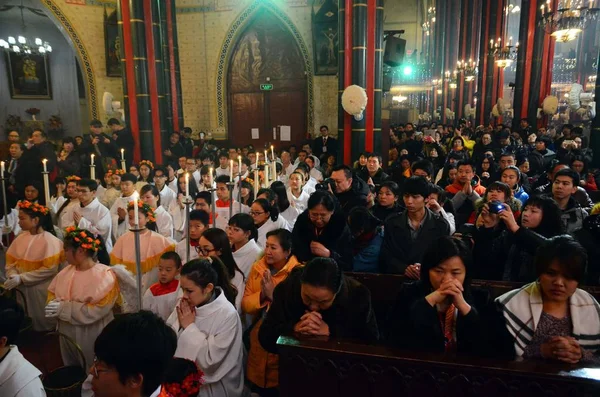 File Čínští Katolíci Navštěvují Vánoční Svátky Xishiku Katolický Kostel Známý — Stock fotografie
