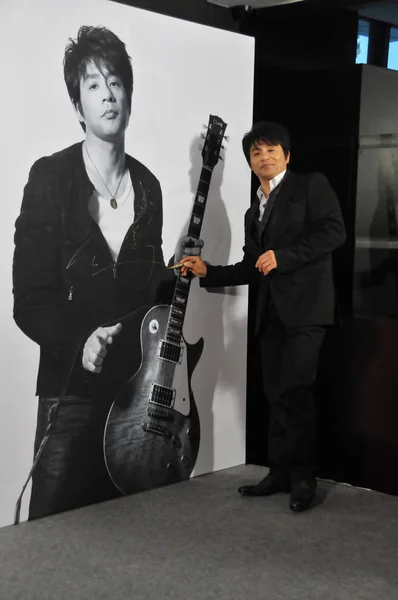 Автографы Японского Певца Автора Песен Аска Пресс Конференции Посвященной Концерту — стоковое фото