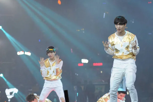 Jižní Koreje Čínský Hudební Skupiny Exo Provádí Hvězdy Koncertu Oslavu — Stock fotografie