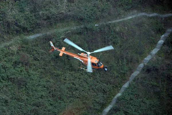 Elicopter Zboară Spre Scene Film Timpul Unei Sesiuni Filmare Pentru — Fotografie, imagine de stoc