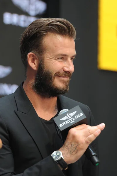 Superestrella Del Fútbol Inglés David Beckham Saluda Durante Una Conferencia — Foto de Stock