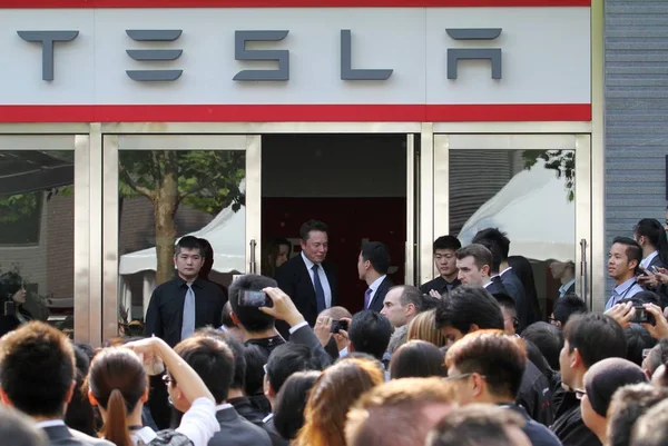 Elon Musk Back Center Ceo Tesla Motors Inc Representa Durante —  Fotos de Stock