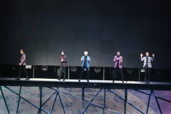 Miembros Del Grupo Surcoreano Shinee Actúan Durante Concierto Taipei Taiwán — Foto de Stock