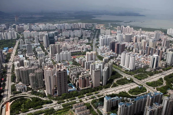 2014년 10일 광둥성 푸천시 푸티안 주택과 아파트 건물의 전경을 보여주는 — 스톡 사진
