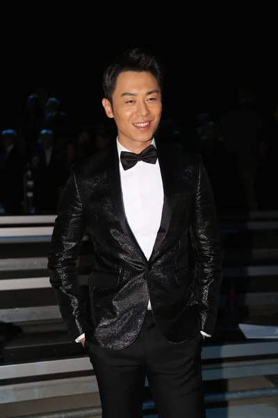 Actor Chino Zhu Yawen Posa Desfile Moda Otoño Invierno Dsquared2 — Foto de Stock