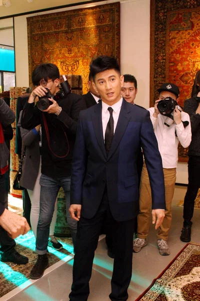 台湾演员吴尼基 出席2014年4月10日在中国上海举行的保罗 史密斯新专卖店开幕式 — 图库照片