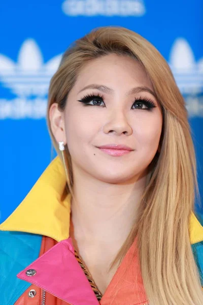 South Korean Girl Group 2Ne1 Attends Press Conference Shanghai Concert — Stock Photo, Image