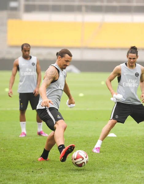 Zlatan Ibrahimovic Devant Edinson Cavani Droite Autres Coéquipiers Club Football — Photo