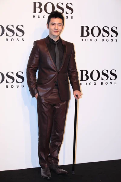 Ator Chinês Huang Xiaoming Posa Como Ele Chega Para Desfile — Fotografia de Stock