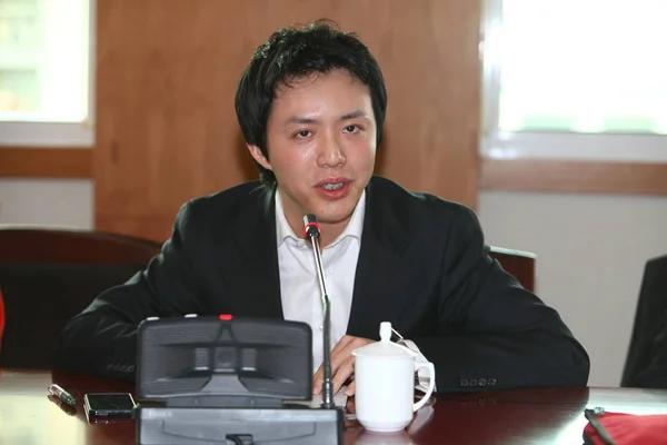 Pianiste Chinois Yundi Prend Parole Lors Réunion Chongqing Conférence Consultative — Photo