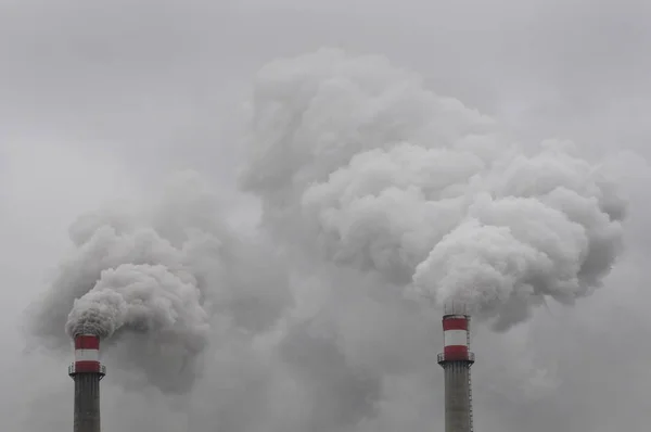 Humo Pesado Descarga Las Chimeneas Una Planta Ciudad Fangchenggang Sur —  Fotos de Stock