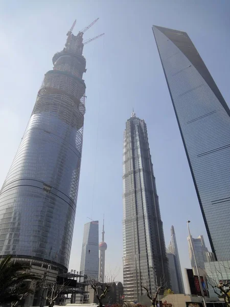 Torre Shanghai Izquierda Está Construcción Junto Torre Jinmao Centro Centro —  Fotos de Stock