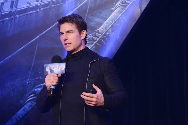 American Actor Tom Cruise Talks Premiere His Latest Movie Oblivion — Stock Photo, Image