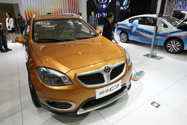 2013年4月22日 第15届上海国际汽车工业展览会 即2013年上海汽车展 展出华晨汽车C3 — 图库照片