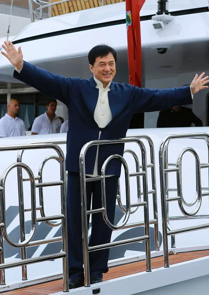 Hong Kong Kungfu Superstar Jackie Chan Vågor Vid Presskonferens Filmen — Stockfoto