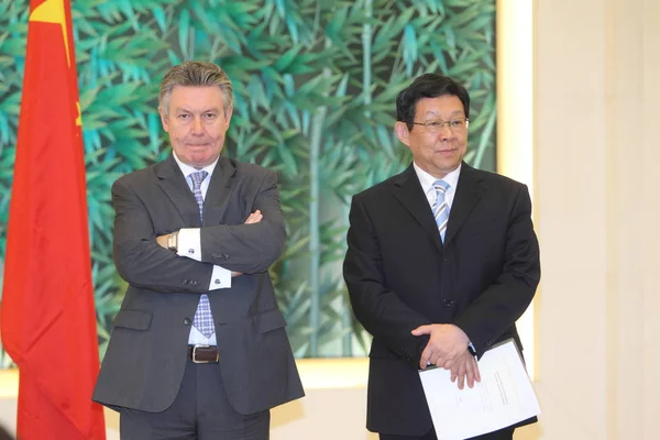Карел Gucht Ліворуч Комісар Торгівлі Чень Мінде Китайський Міністр Торгівлі — стокове фото