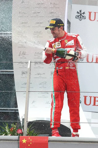 Pilota Spagnolo Fernando Alonso Della Ferrari Spruzza Champagne Festeggiare Dopo — Foto Stock