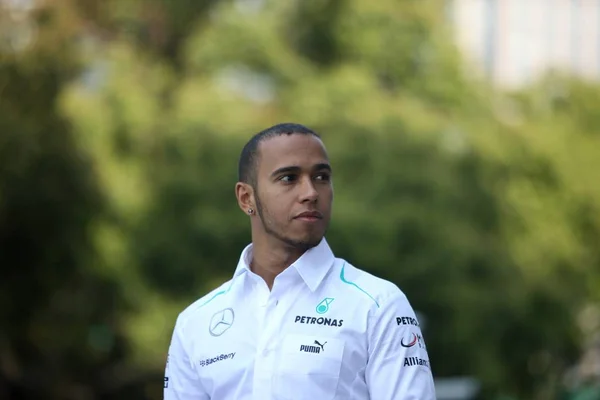 Pilote Britannique Lewis Hamilton Petronas Mercedes Racing Pose Lors Tournage — Photo