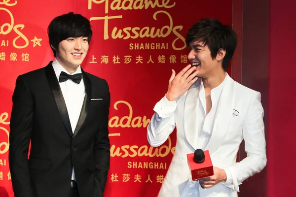 Actorul Sud Coreean Lee Minho Pozează Statuia Ceară Madame Tussauds — Fotografie, imagine de stoc