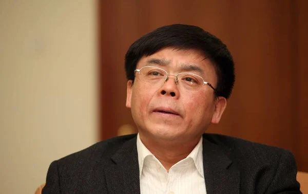 Junqing Leiter Des Partys Compilierungs Und Übersetzungsbüros Reagiert Auf Einem — Stockfoto