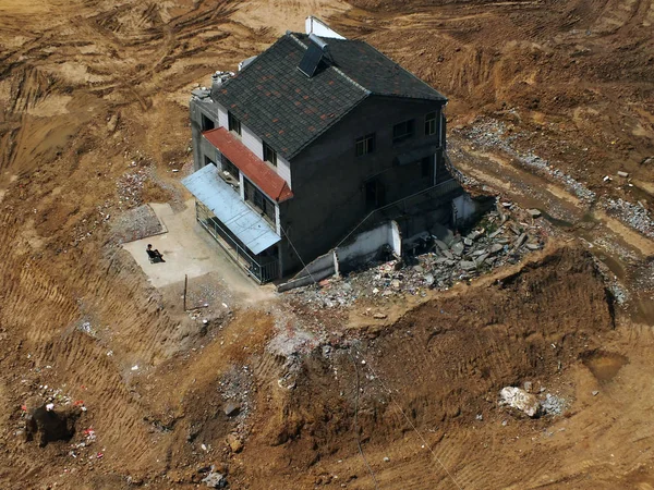 Luftaufnahme Eines Nagelhauses Auf Einer Baustelle Dorf Gongqin Stadt Yichang — Stockfoto