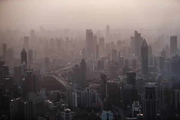 Clusters Arranha Céus Edifícios São Vistos Smog Xangai China Março — Fotografia de Stock