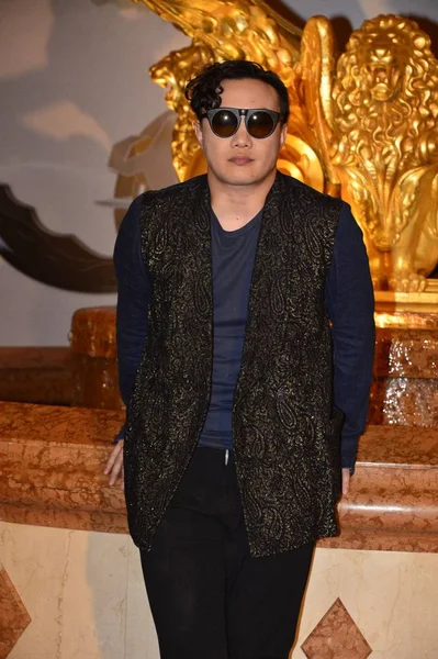香港歌手イーソン チャン ポーズ見ず知らずの 2013 マカオ 中国で の中国音楽賞 Cma の授賞式のレッド カーペット — ストック写真