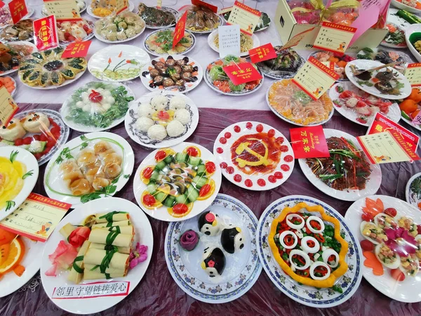 Yerel Halk Yüzlerce Ziyafet Hazırlıyor Geleneksel Çince Küçük Yılbaşı Festival — Stok fotoğraf