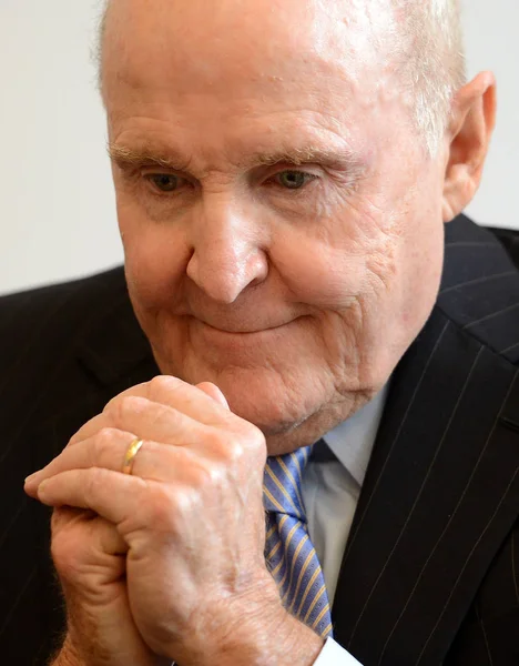 Jack Welch Ceo General Electric Reacciona Durante Una Cumbre Negocios — Foto de Stock