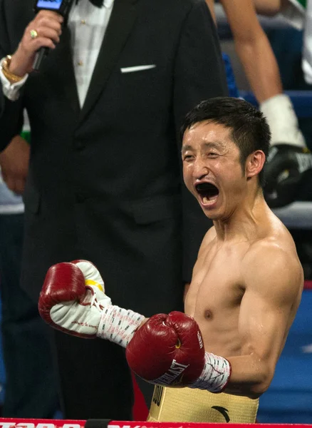 Campeão Olímpico Chinês Boxe Zou Shiming Frente Posa Grita Após — Fotografia de Stock