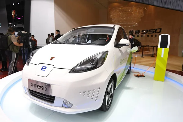 Une Voiture Électrique Roewe E50 Saic Motor Est Exposée Lors — Photo