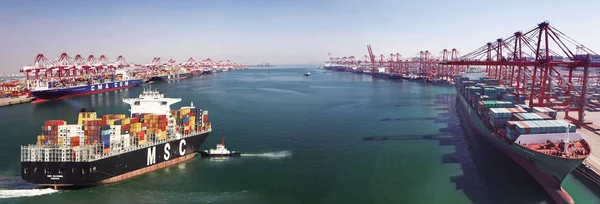 Blick Auf Das Containerterminal Qianwan Hafen Von Qingdao Der Stadt — Stockfoto