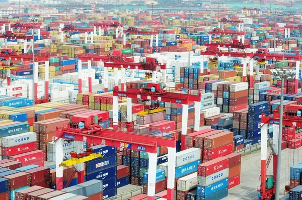 Representan Pilas Contenedores Terminal Contenedores Qianwan Puerto Qingdao Ciudad Qingdao — Foto de Stock