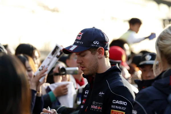 Pilota Tedesco Sebastian Vettel Della Red Bull Racing Firma Autografi — Foto Stock