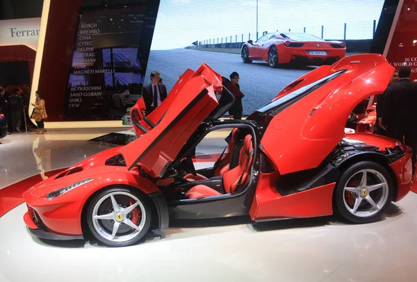 Ferrari Представлена Шанхайской Международной Выставке Автомобильной Промышленности Известной Auto Shanghai — стоковое фото