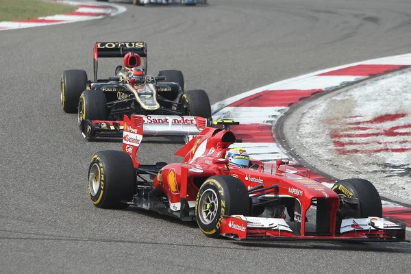 Spaanse Coureur Fernando Alonso Van Ferrari Front Finse Coureur Kimi — Stockfoto