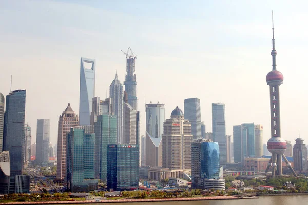 Silhuett Lujiazui Financial District Med Det Shanghai Tower Center Konstruktion — Stockfoto