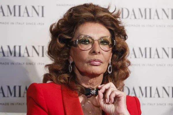 Włoska Aktorka Sophia Loren Reaguje Podczas Konferencji Prasowej Marki Biżuteria — Zdjęcie stockowe