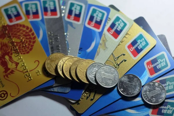 Munten Creditcards Schuld Kaarten Met Het Logo Van China Unionpay — Stockfoto