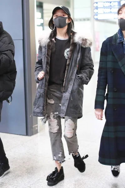 Chinese Actrice Guan Xiaotong Arriveert Beijing Capital International Airport Voor — Stockfoto