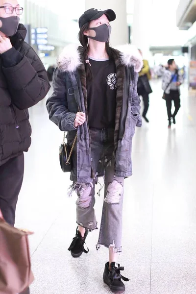 Chinese Actrice Guan Xiaotong Arriveert Beijing Capital International Airport Voor — Stockfoto