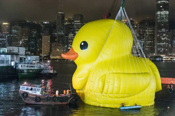 View Giant Inflatable Yellow Rubber Duck Been Recovered Hong Kong — Stock Photo, Image