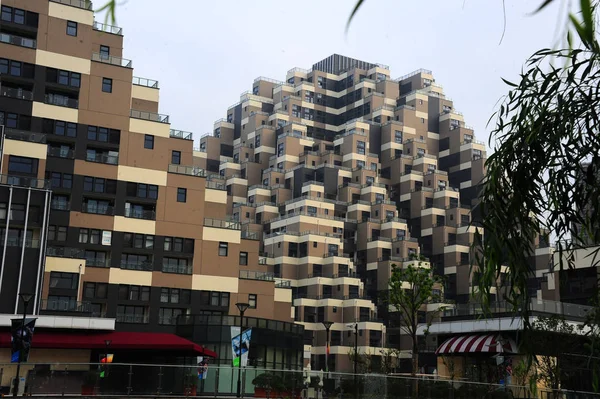 Pyramid Shape Office Building Kunshan East Chinas Zhejiang Province June — Stock Photo, Image