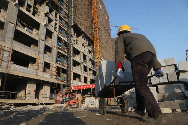 Chinesische Wanderarbeiter Arbeiten Auf Einer Baustelle Der Stadt Rizhao Der — Stockfoto